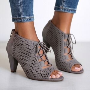 Gray Peep-Toe Block Heeled Shoes Size 10